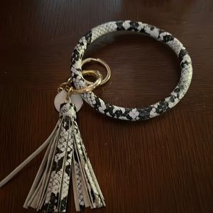 Key ring bracelet